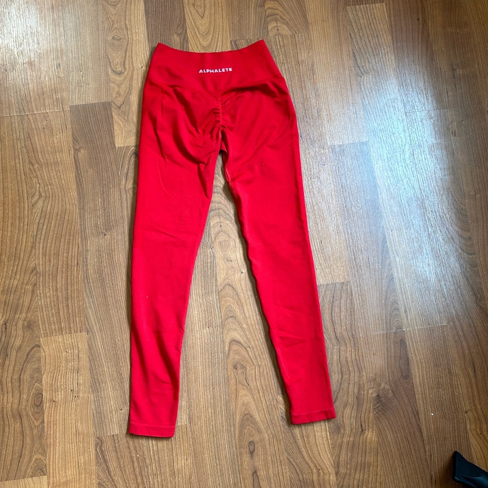 Alphalete amplify - red size medium